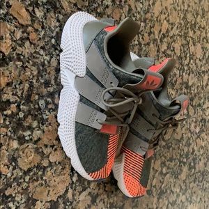 Adidas prophere size 5.5 boys youth shoes